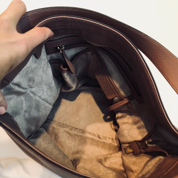Michael Kors hobo bag in dusty rose - Picture 6 of 6